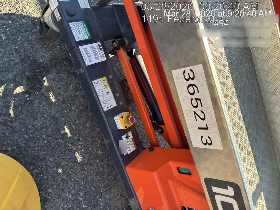 2023 JLG 1030P