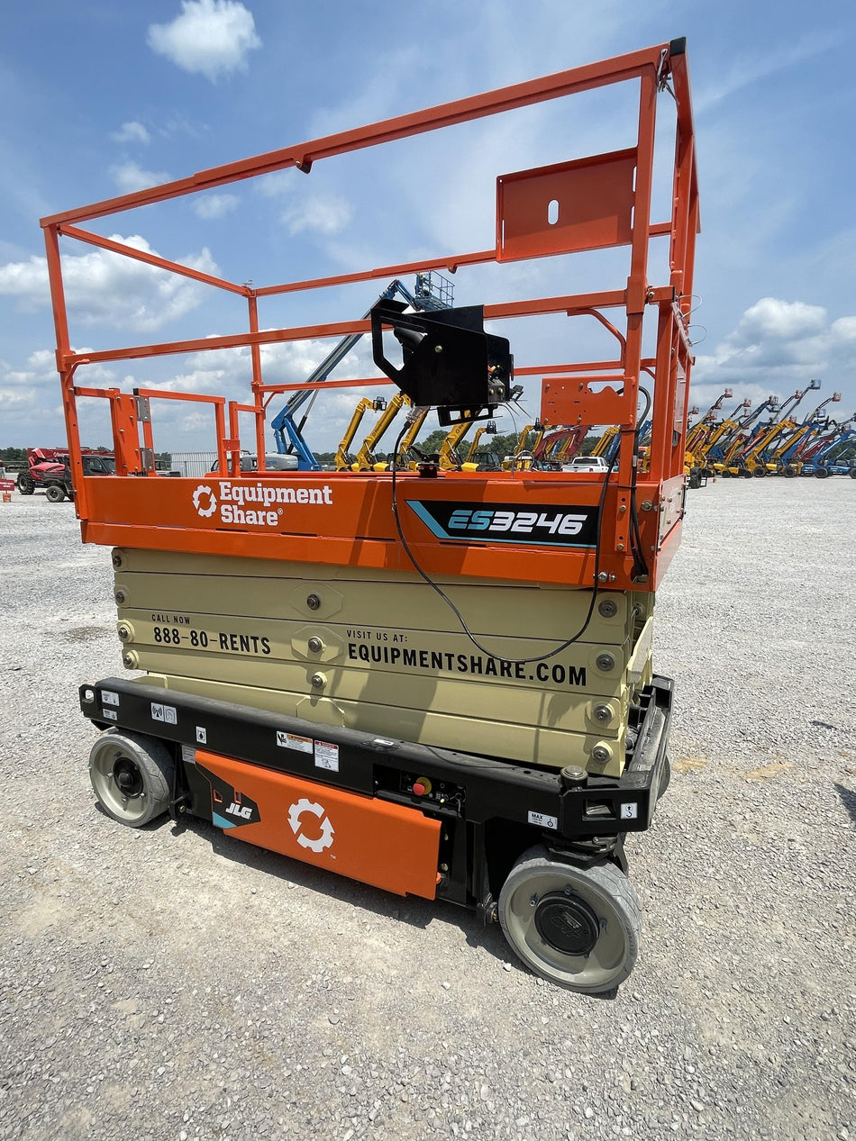 2025 JLG ES3246