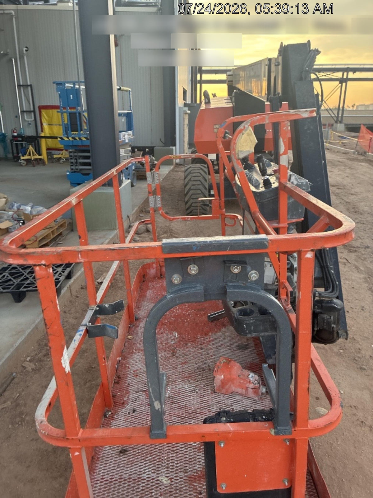 2023 JLG 800AJ