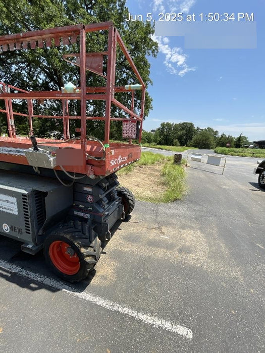 2017 SKYJACK SJ6832 RT