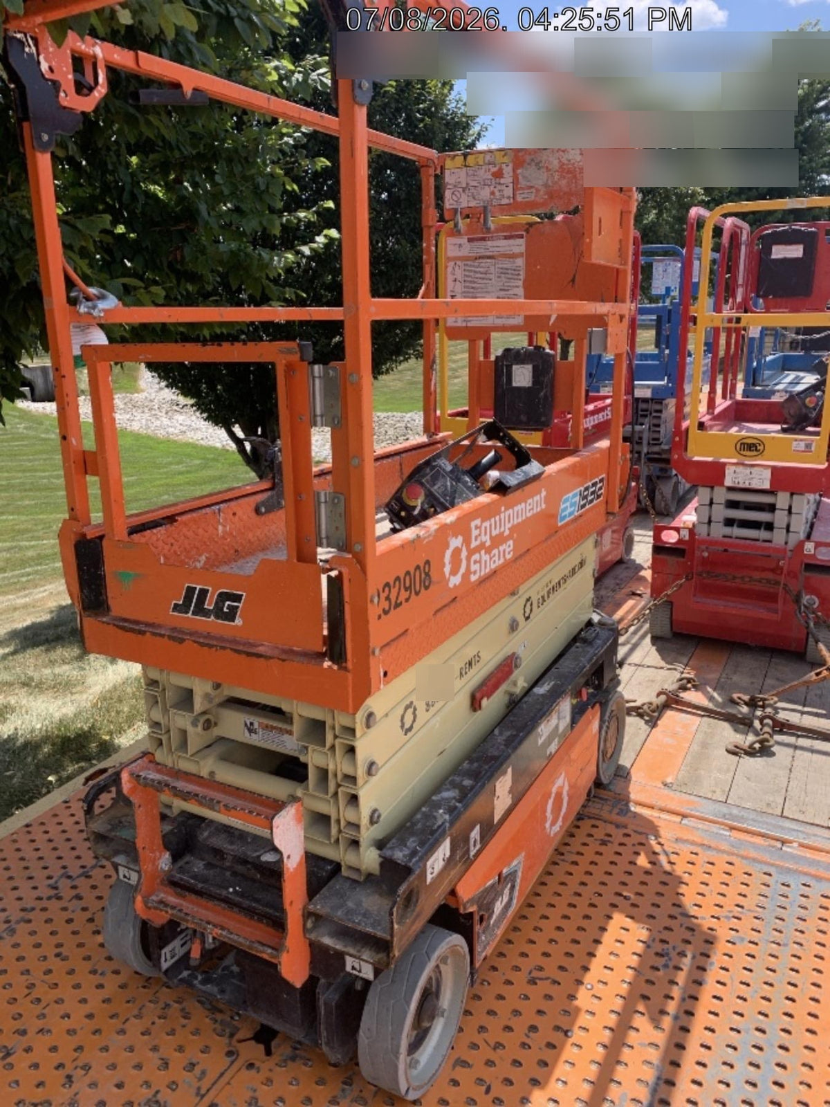 2022 JLG ES1932