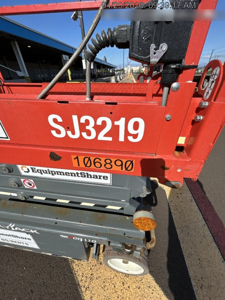 2020 Skyjack SJIII-3219 Solid NM Tires, Half height spring hinged entry gate, Dual Beacons, 800W Inverter