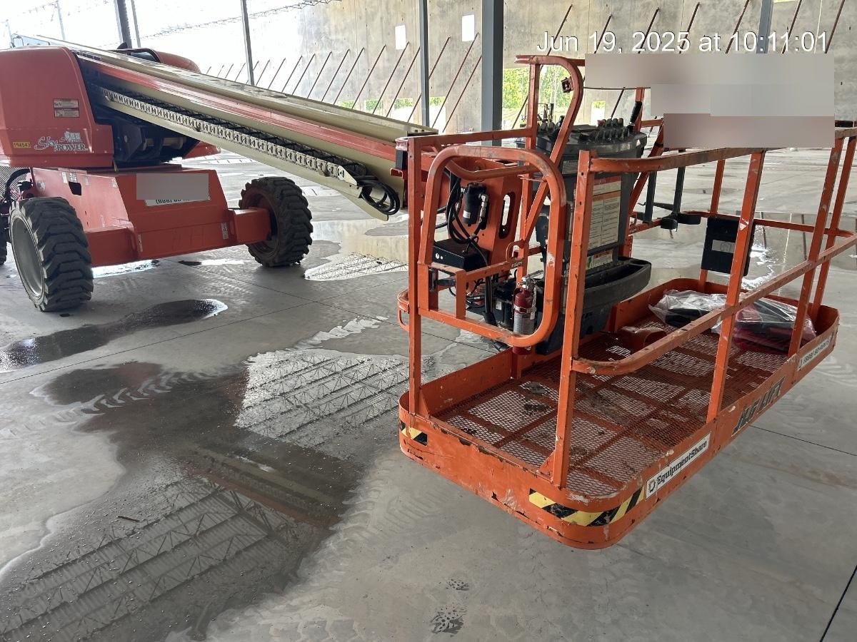 2021 JLG 600S