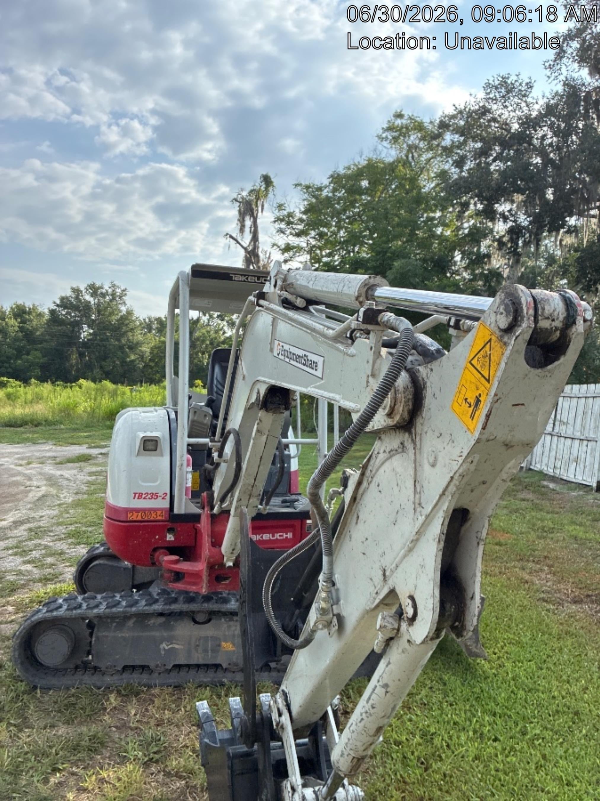 2022 TAKEUCHI TB235-2R