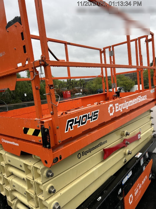 2022 JLG R4045