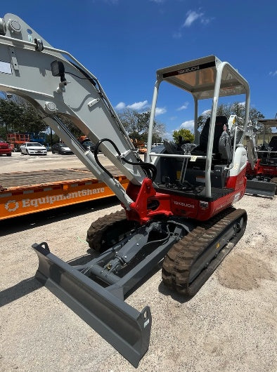 2024 TAKEUCHI TB235-2R