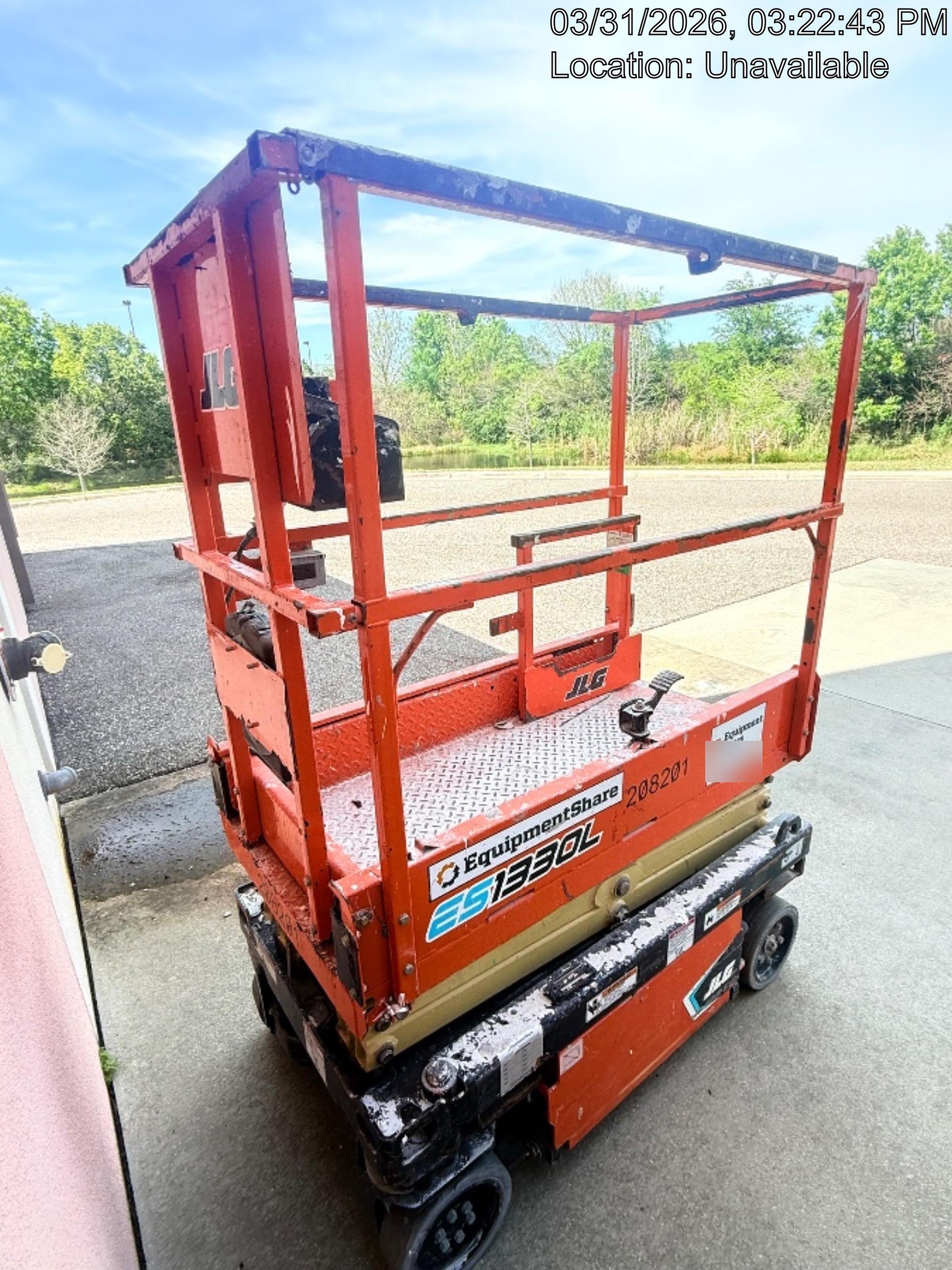 2022 JLG ES1330L
