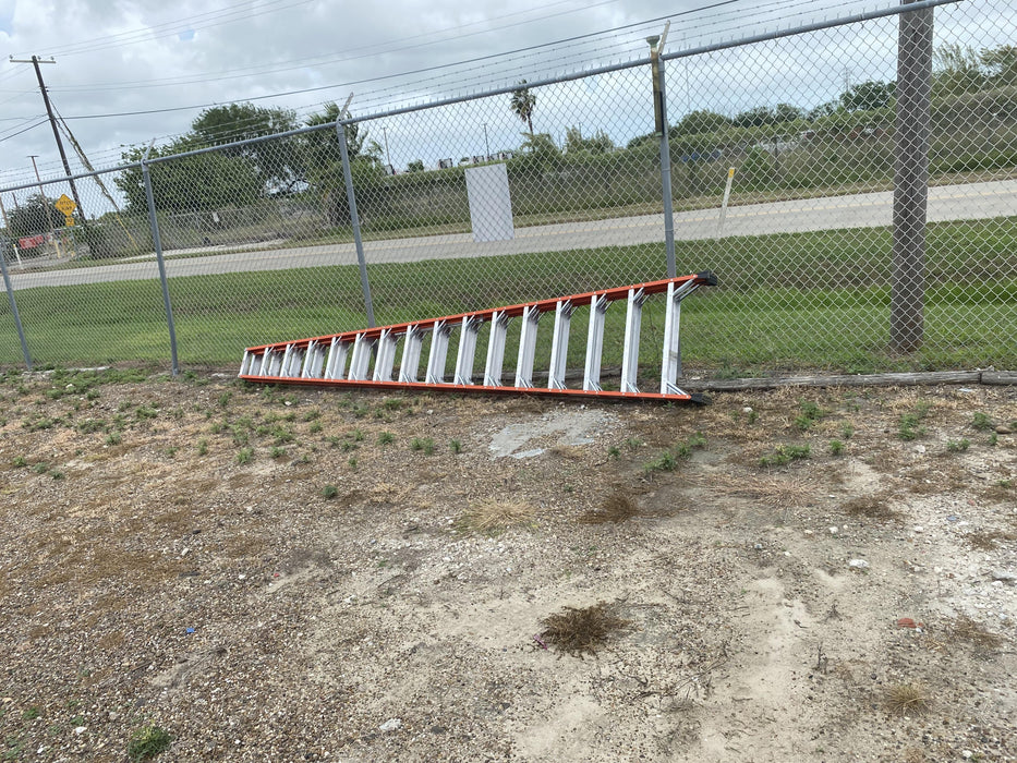 2023 LOUISVILLE LADDER FM1400HD