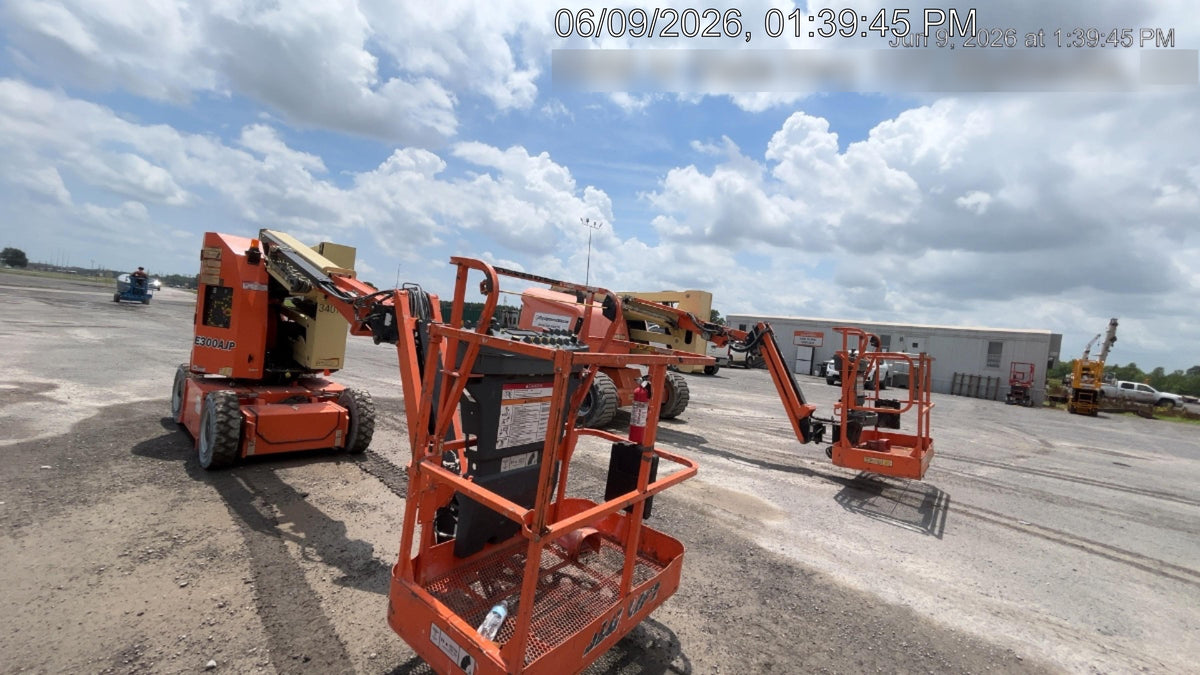 2019 JLG E300AJP