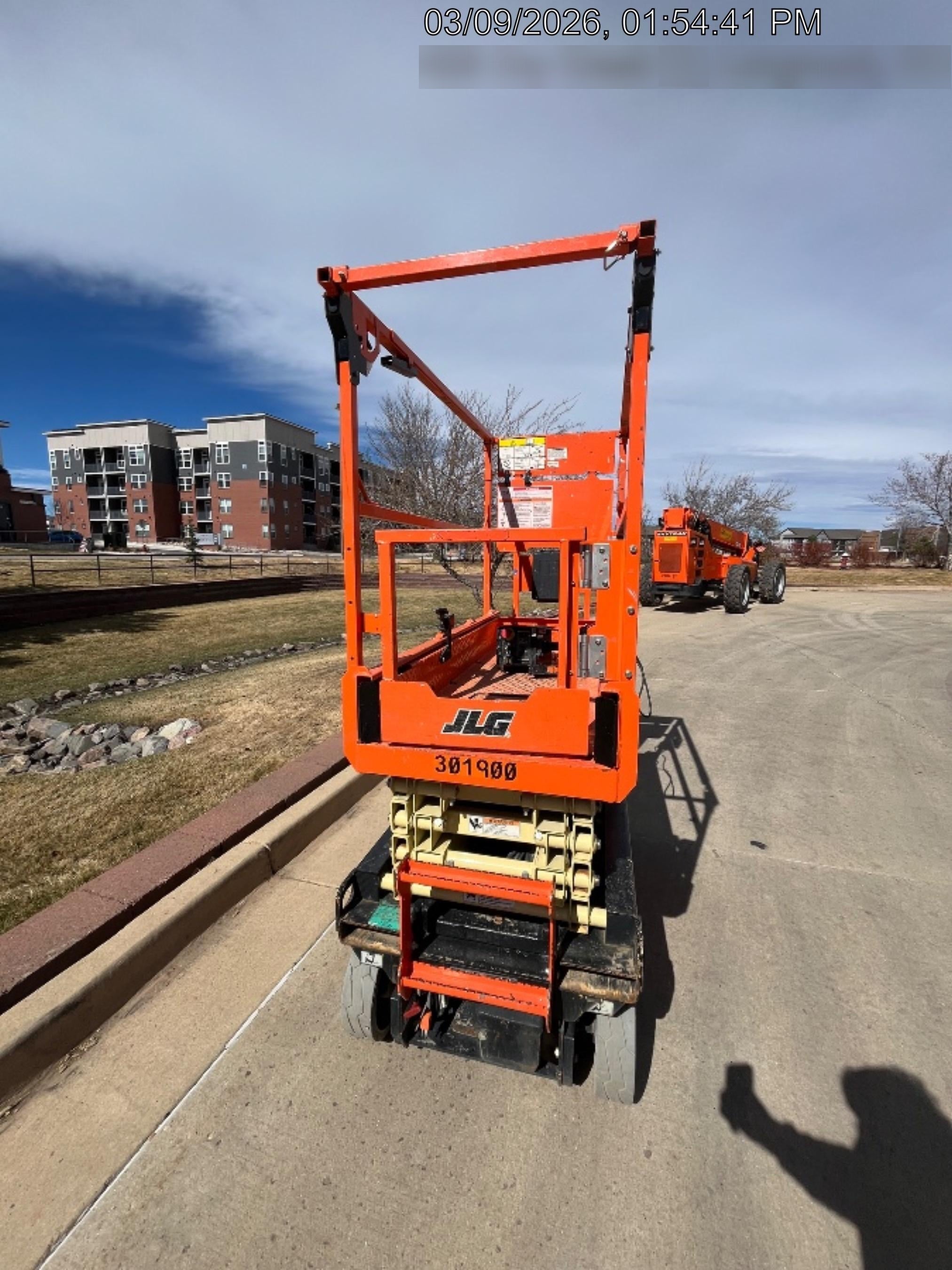 2023 JLG ES1932