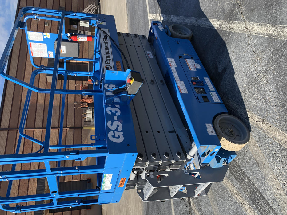 2020 Genie GS-3246 Standard, Folding full height swing gate