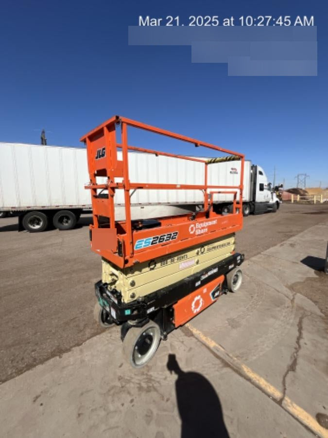 2022 JLG ES2632