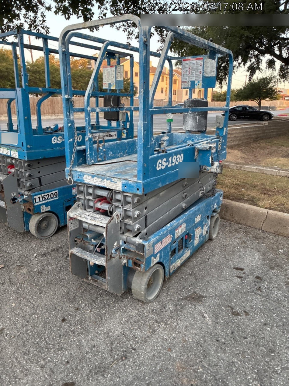 2019 Genie GS-1930 Fixed rails with chain Entry