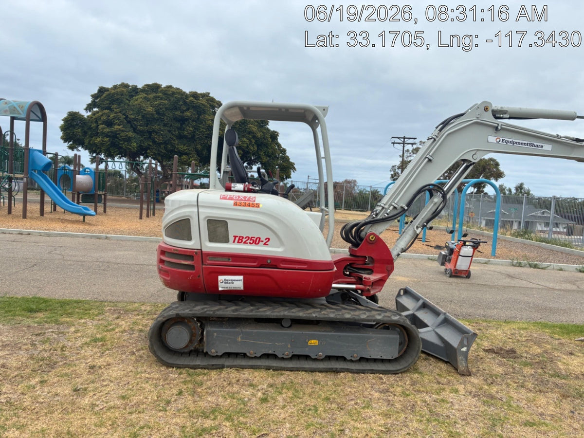 2024 TAKEUCHI TB250-2R
