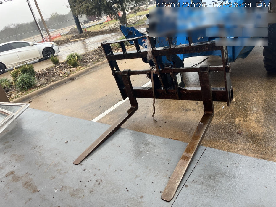 2019 Genie GTH-1056 Canopy, Solid RT Tires, LED Work Lights, Beacon 60" QA Carriage, 60" Forks