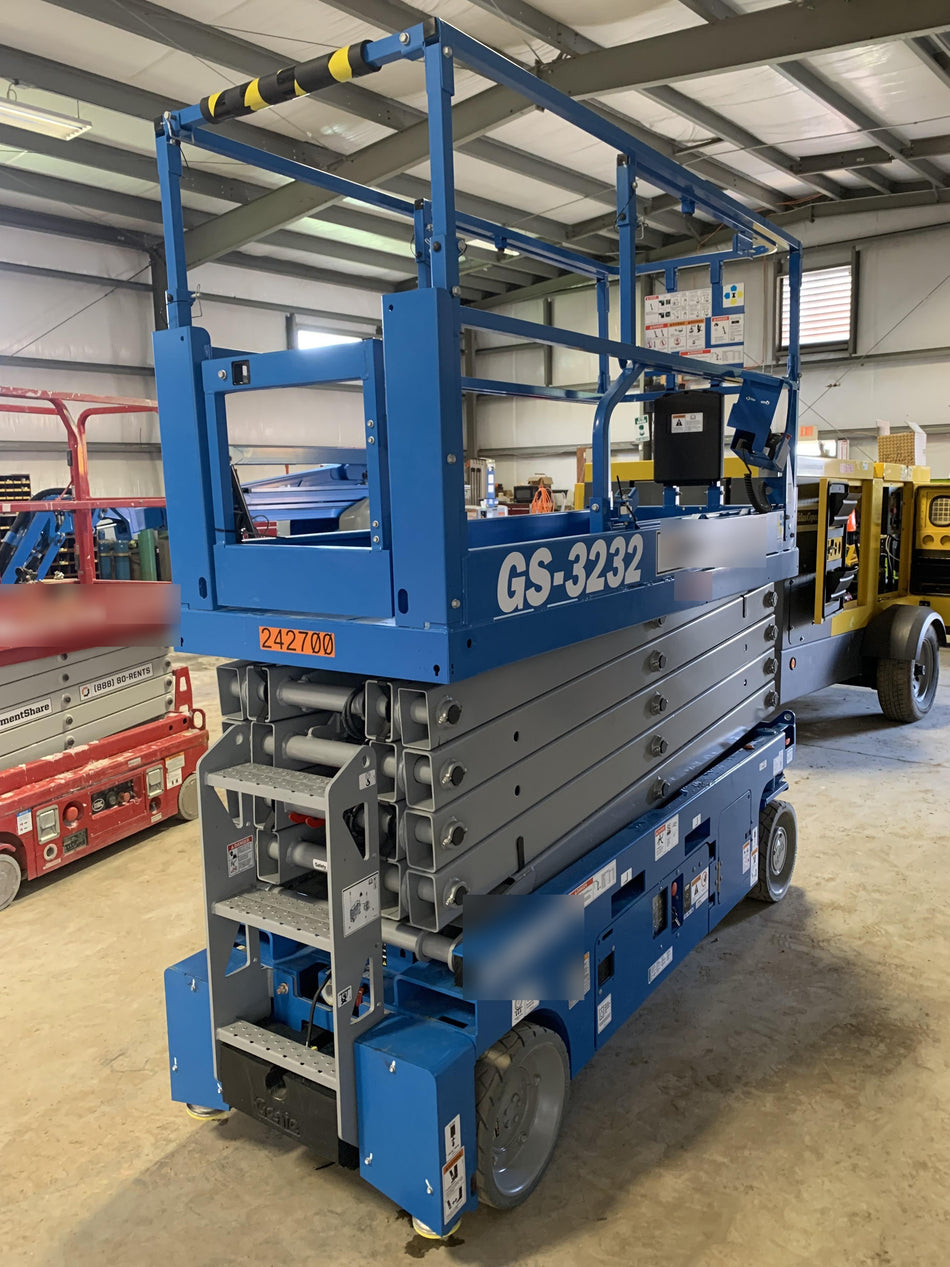 2022 GENIE GS-3232