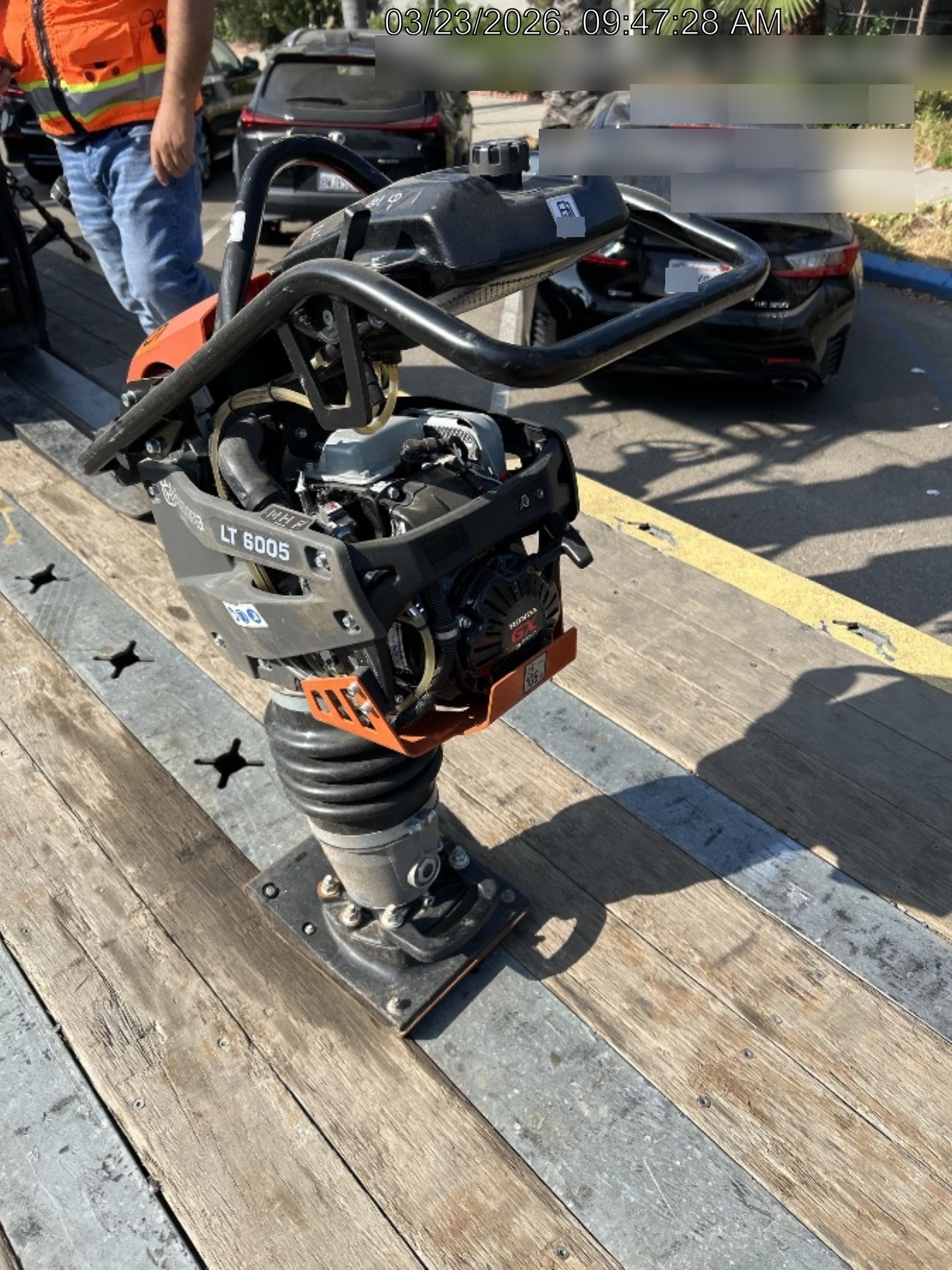 2025 HUSQVARNA LT6005