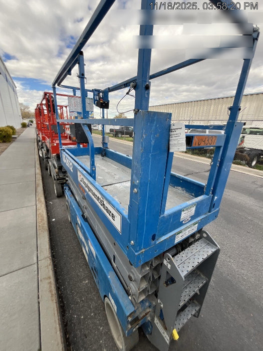 2020 Genie GS-2632 Solid NM Tires, Folding Rails with Half-Height Swing Gate, Beacon