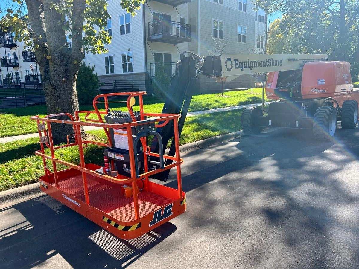 2025 JLG 660SJ