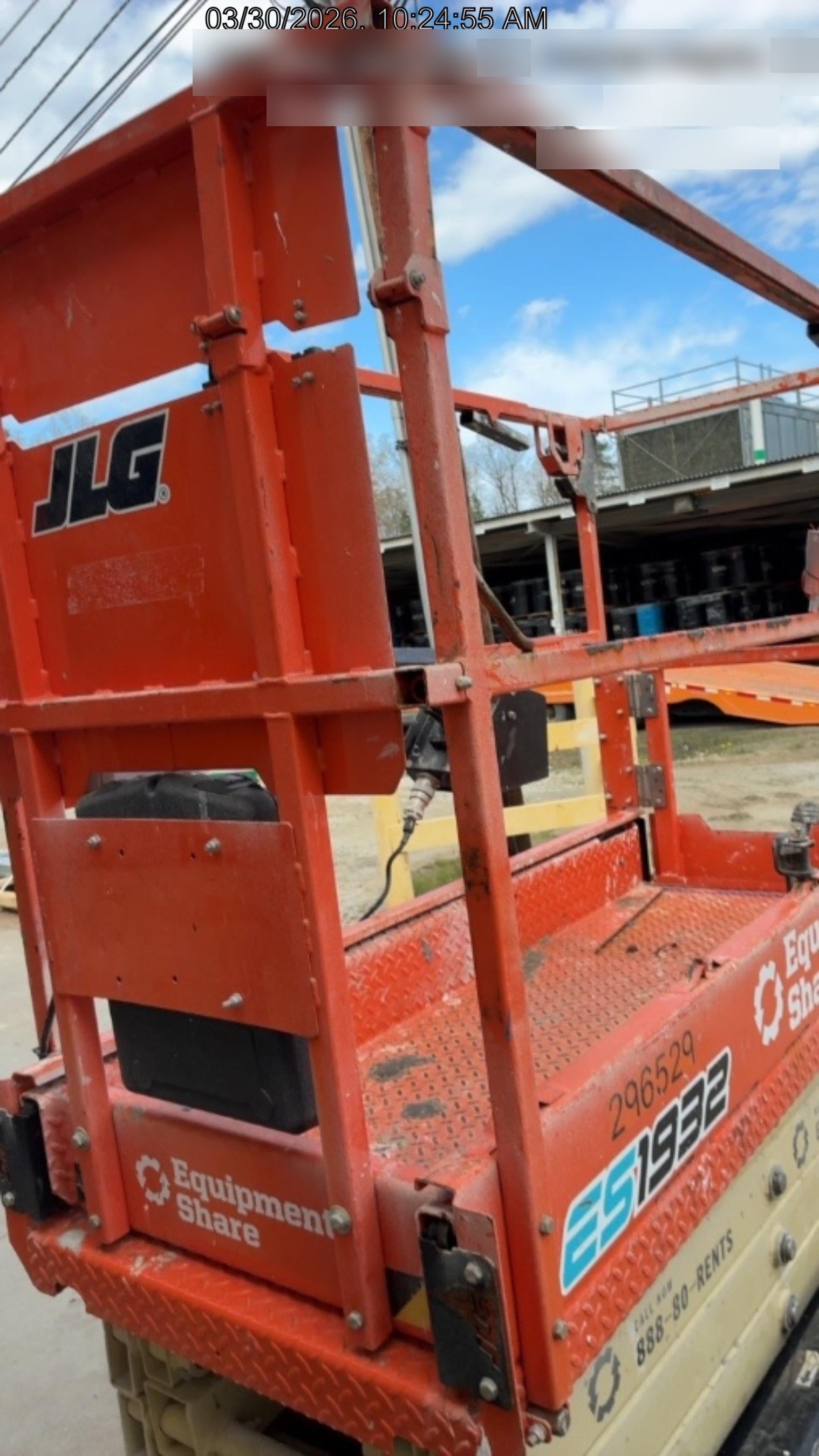 2023 JLG ES1932