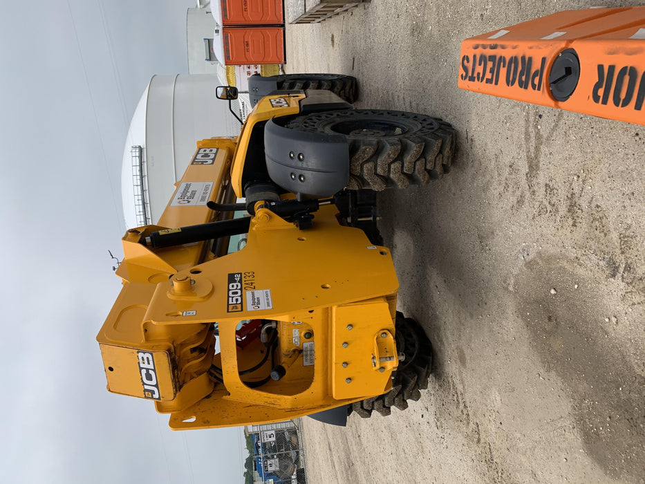 2019 JCB 509-42 JCB 509-42 Enclosed Cab, 74 HP, Solid Tires, Worklights, Beacon, Aux Hydraulics, Lifting Eye w/60" Carriage/60" Forks
