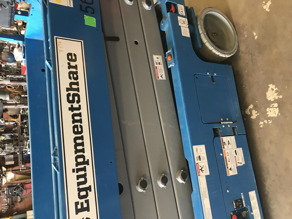 2019 Genie GS-2632 Folding rails with half height swing gate