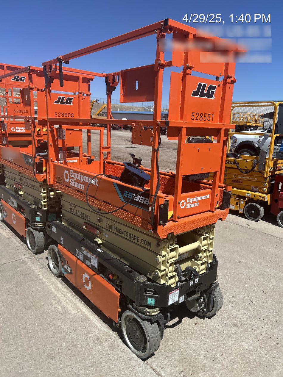 2025 JLG ES1932