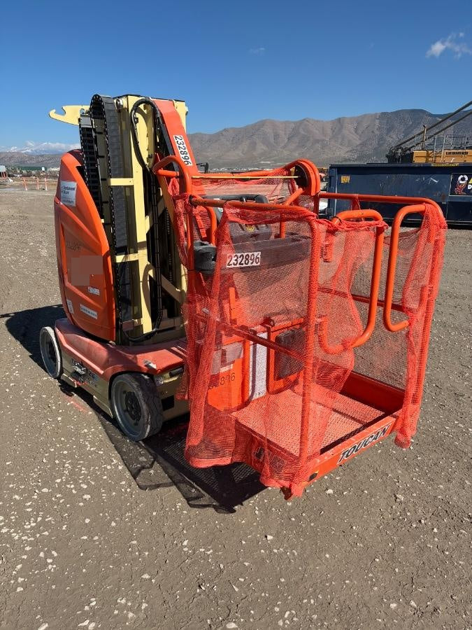 2022 JLG 26E