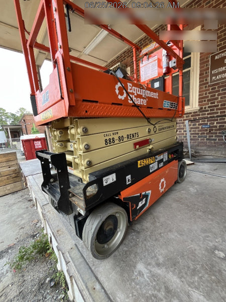 2024 JLG ES1932