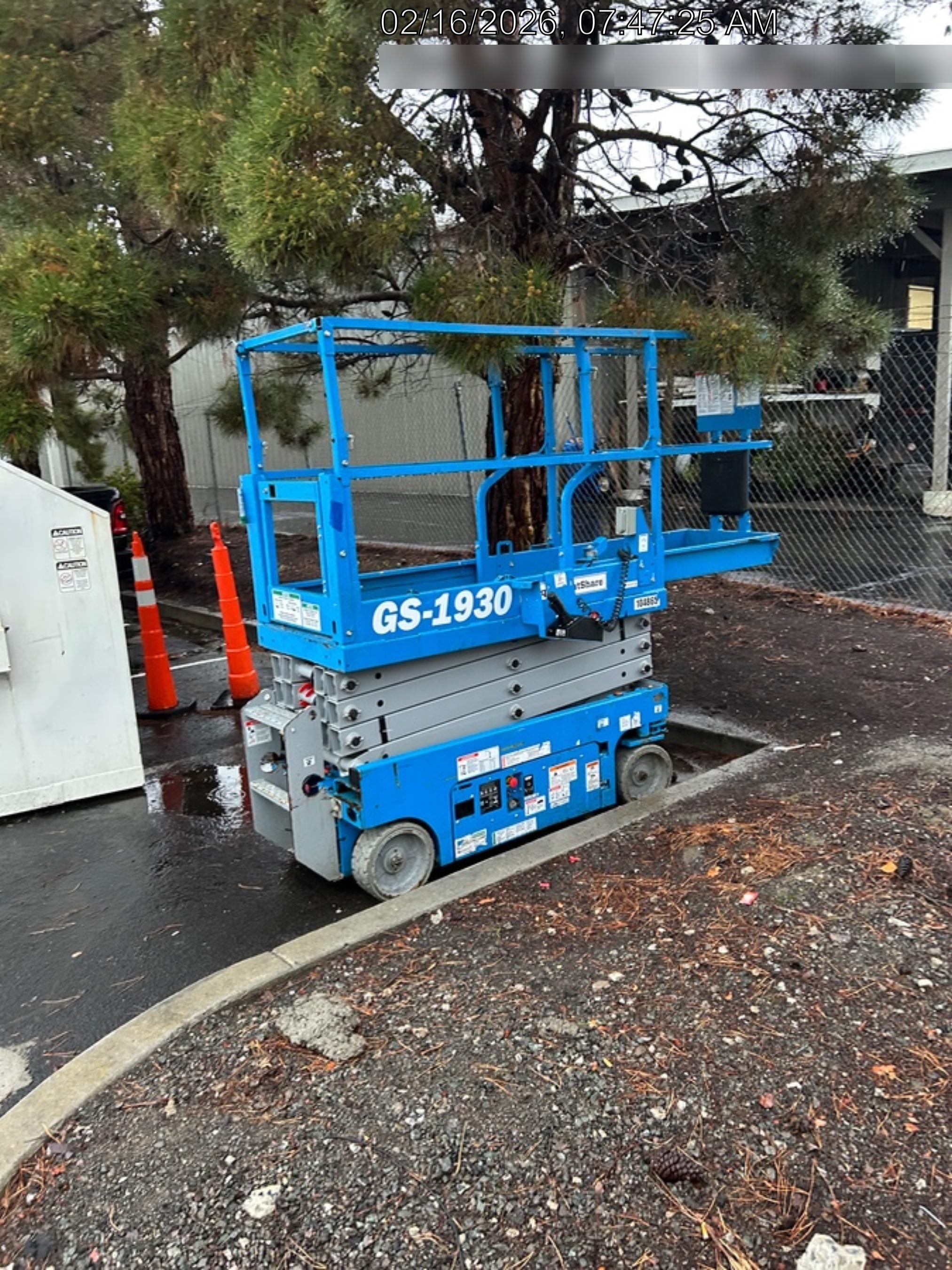 2020 Genie GS-1930 Solid Non Marking Tires, Beacon, Folding rails with half height swing gate, 800W Inverter