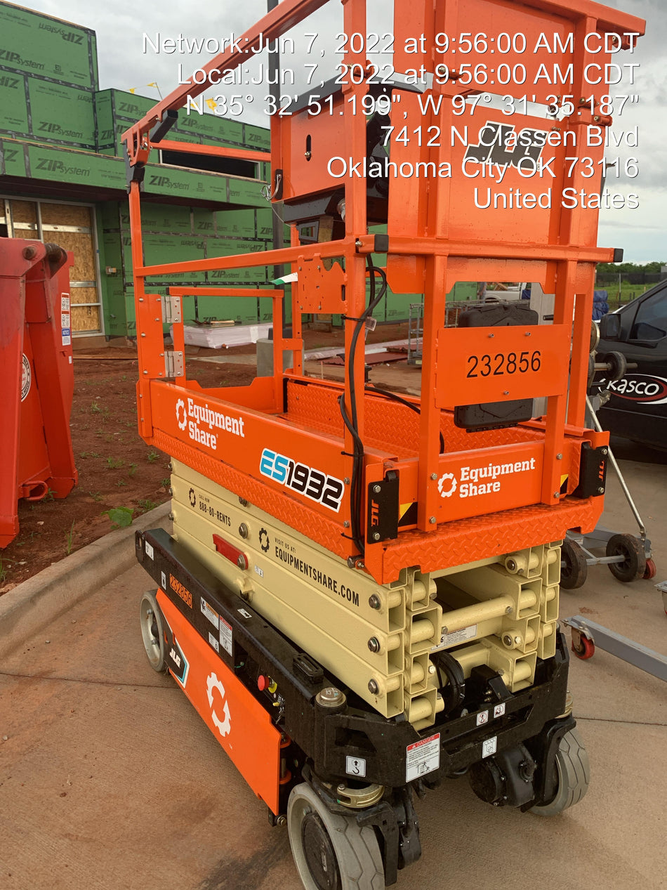 2022 JLG ES1932