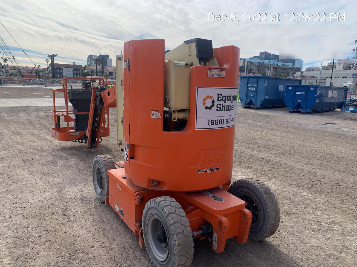 2020 JLG E300AJP