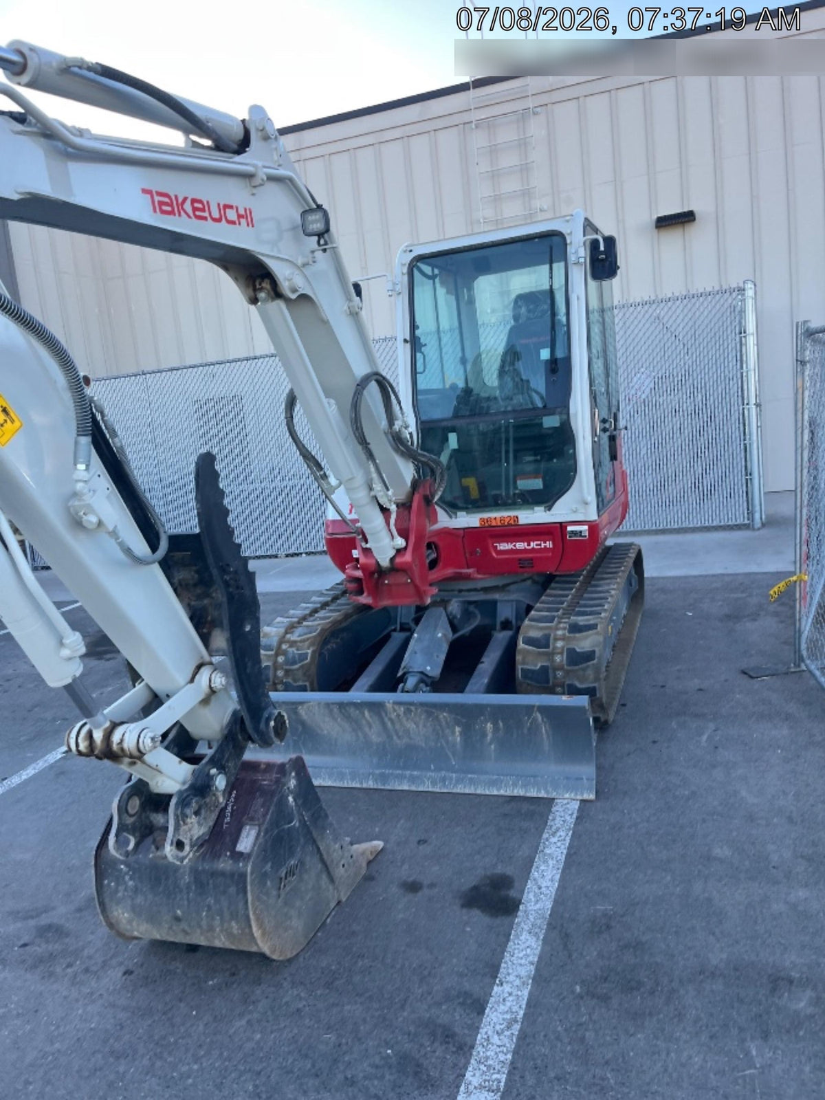 2023 TAKEUCHI TB250-2C