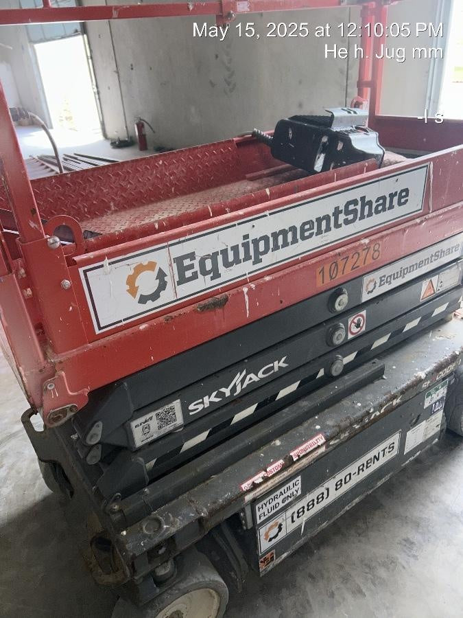 2020 Skyjack SJIII-3219 Solid NM Tires, Half height spring hinged entry gate, Dual Beacons, 800W Inverter