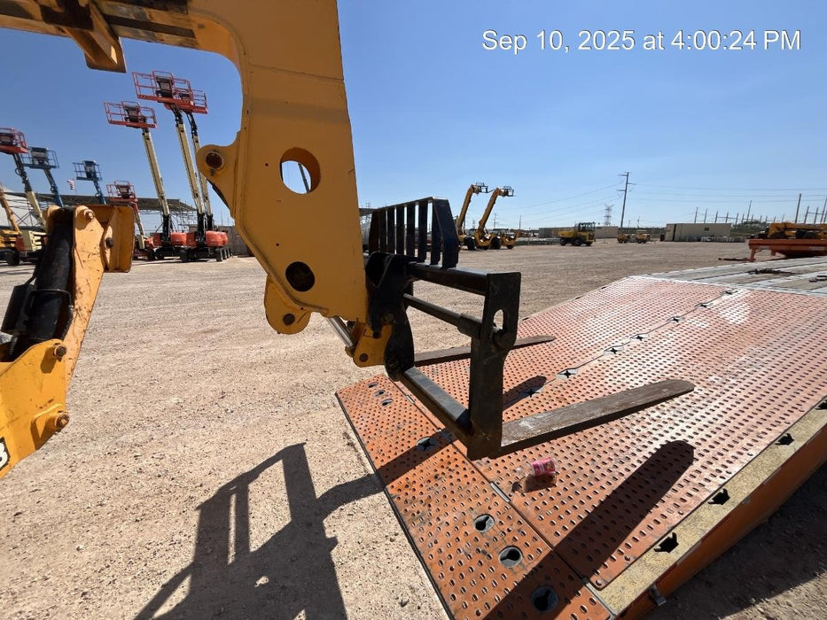 2020 JCB 512-56 Canopy, 74 HP, Solid Tires, STD Worklight, Beacon, Aux Hydraulics, Lifting Eye, Backup Alarm w/66" Carriage, 60" Forks