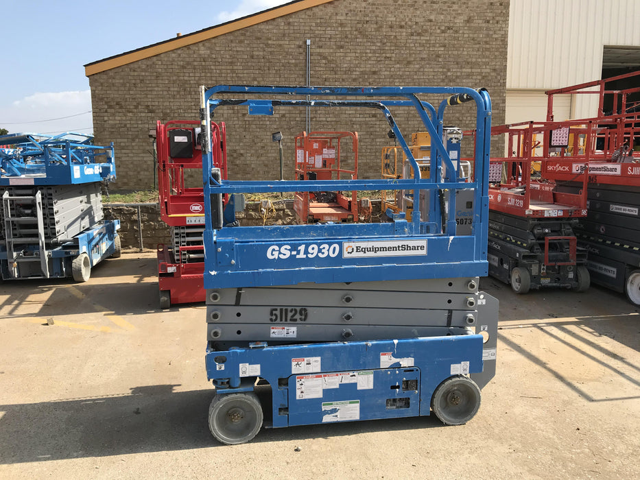 2019 Genie GS-1930 Fixed Rails with Chain Entry