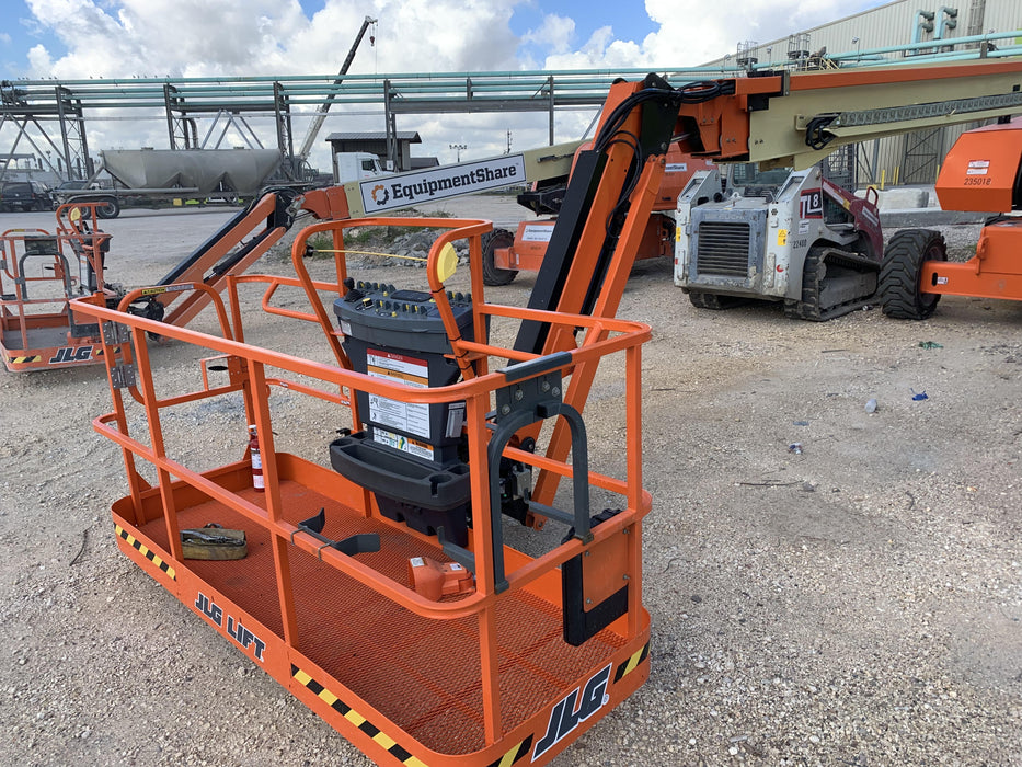 2022 JLG 860SJ