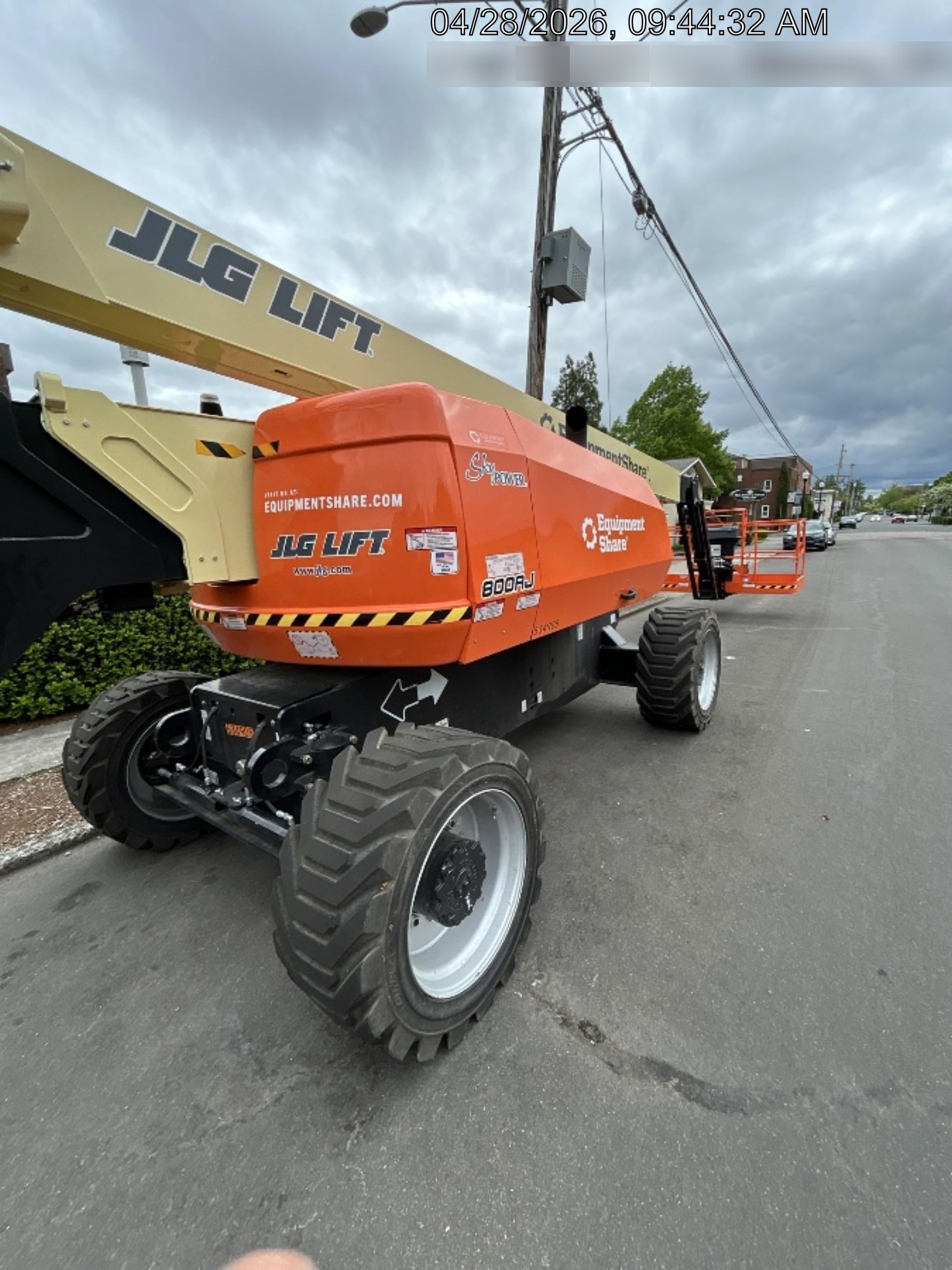 2025 JLG 800AJ