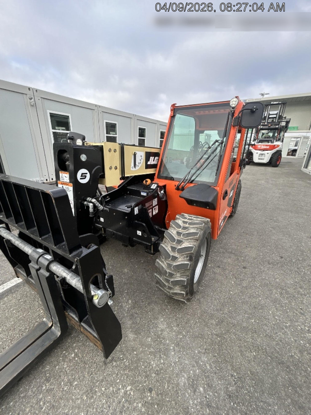 2025 JLG 519