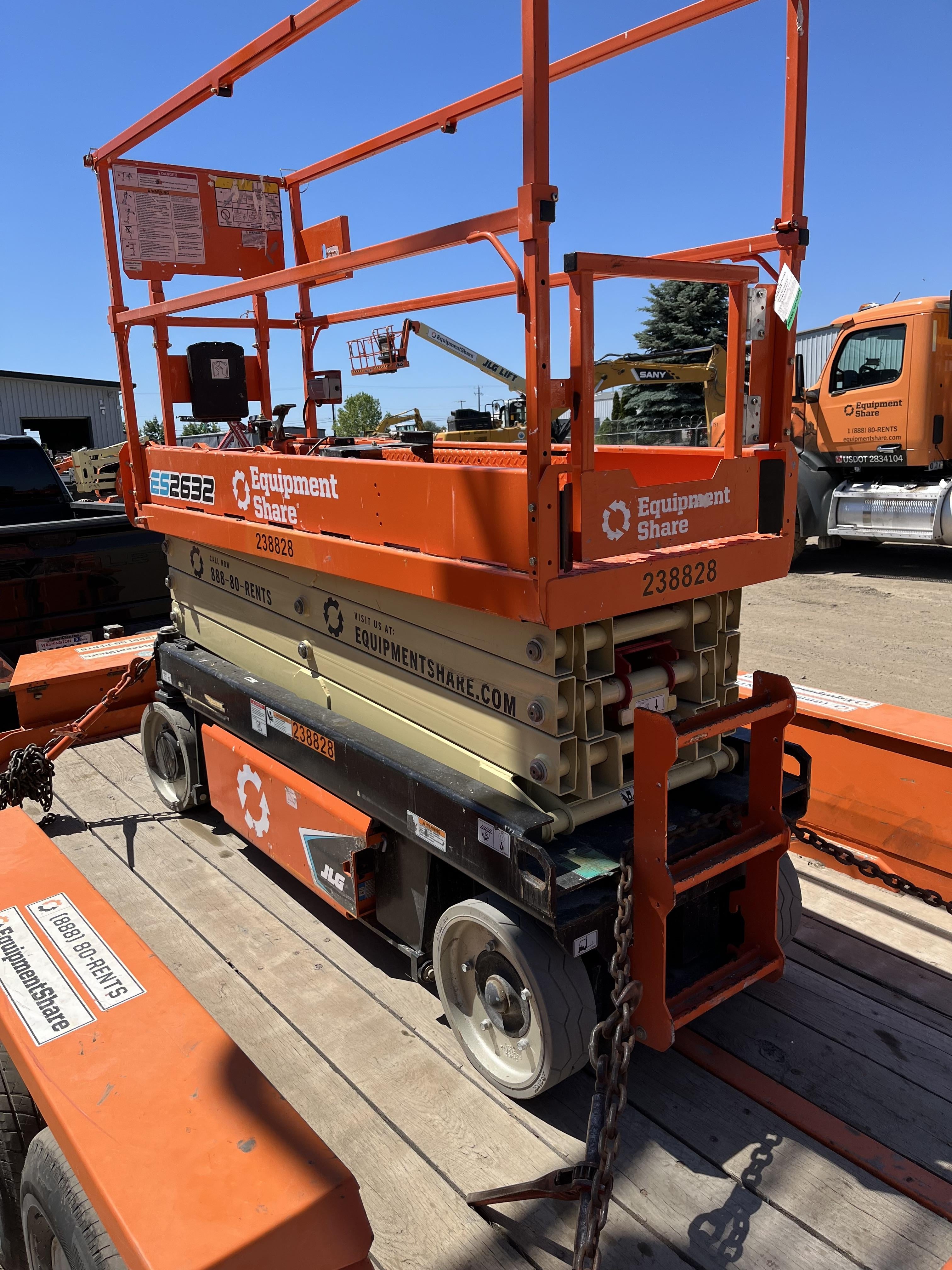2022 JLG ES2632