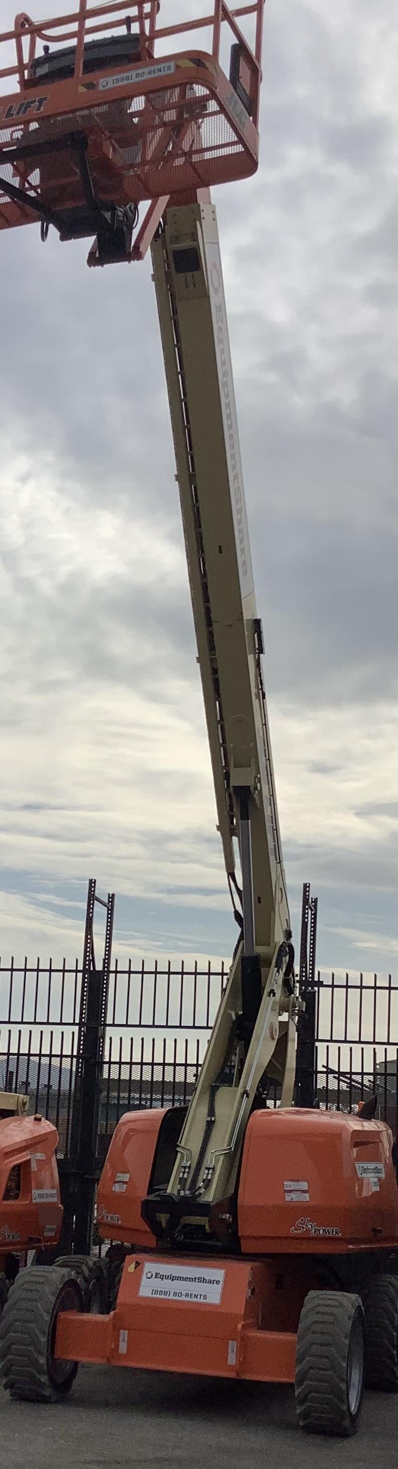 2021 JLG 660SJ