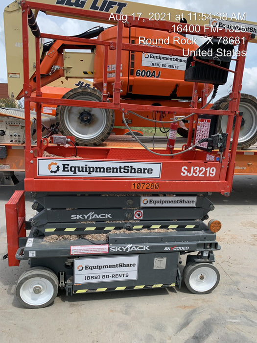 2020 Skyjack SJIII-3219 Solid NM Tires, Half height spring hinged entry gate, Dual Beacons, 800W Inverter