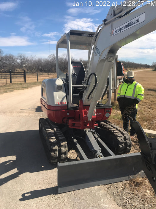 2021 TAKEUCHI TB235-2R