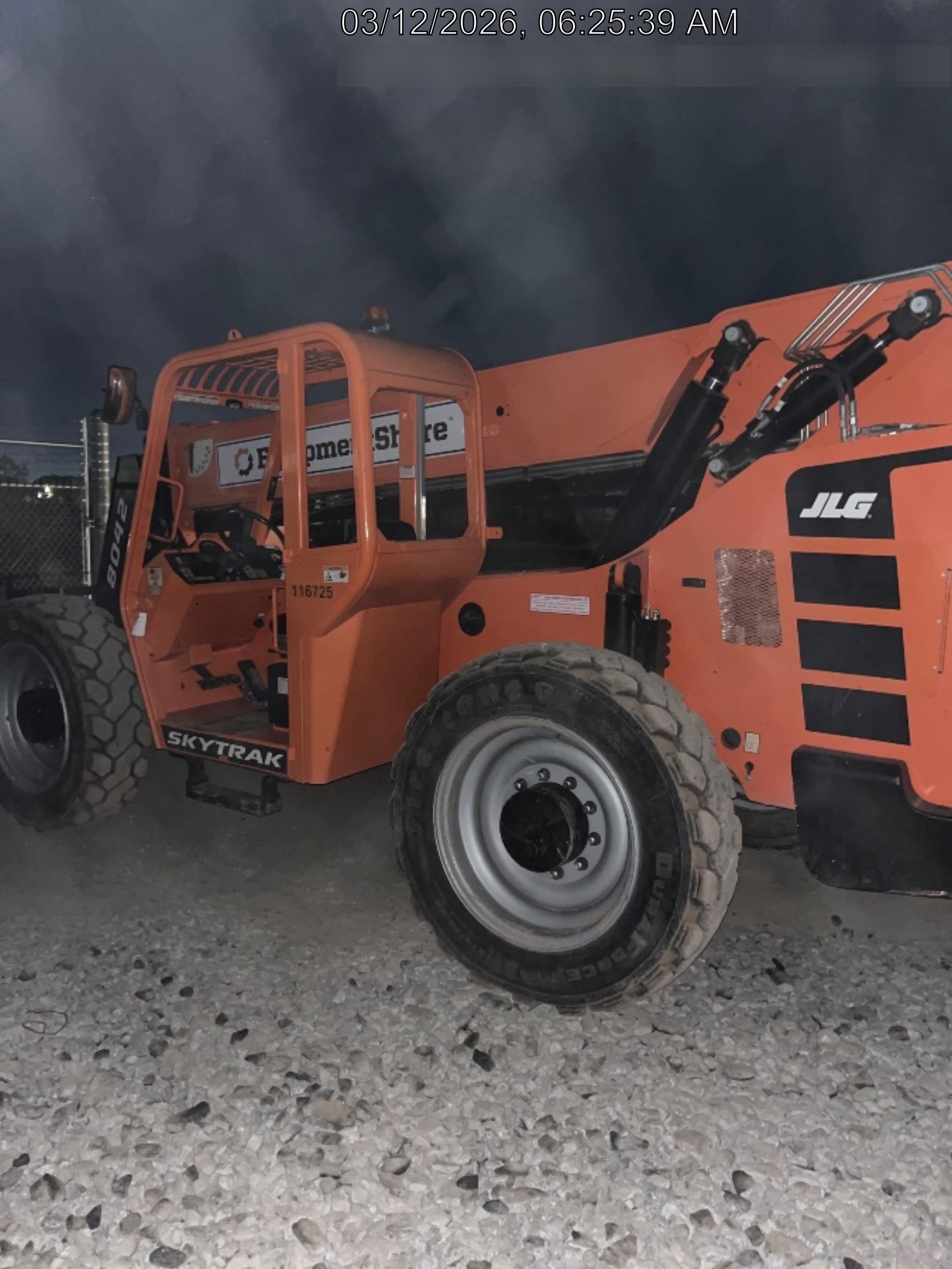 2020 SKYTRAK 8042