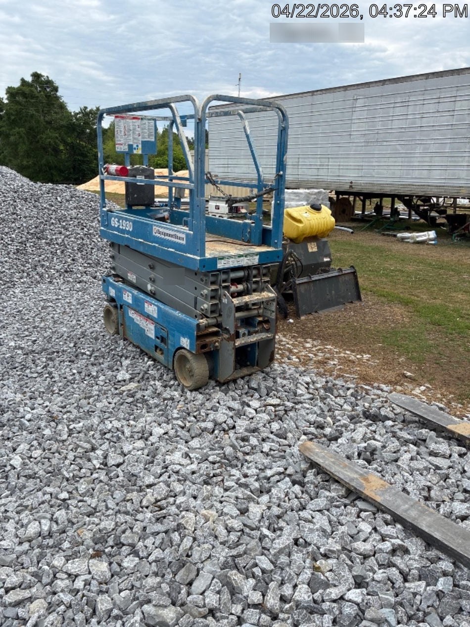 2019 Genie GS-1930 Fixed rails with chain Entry