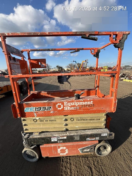 2022 JLG ES1932