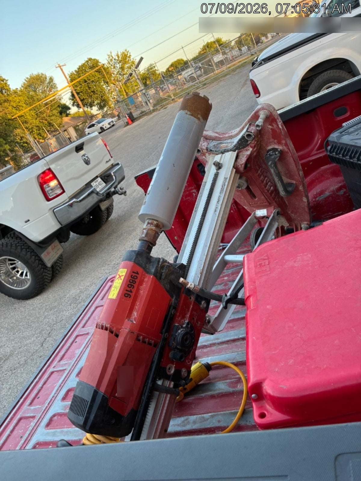 2022 HILTI DD250E