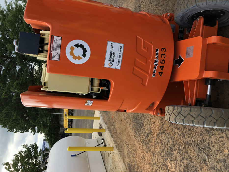 2019 JLG E300AJP