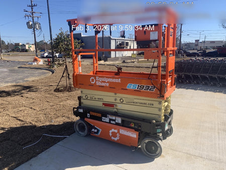 2024 JLG ES1932