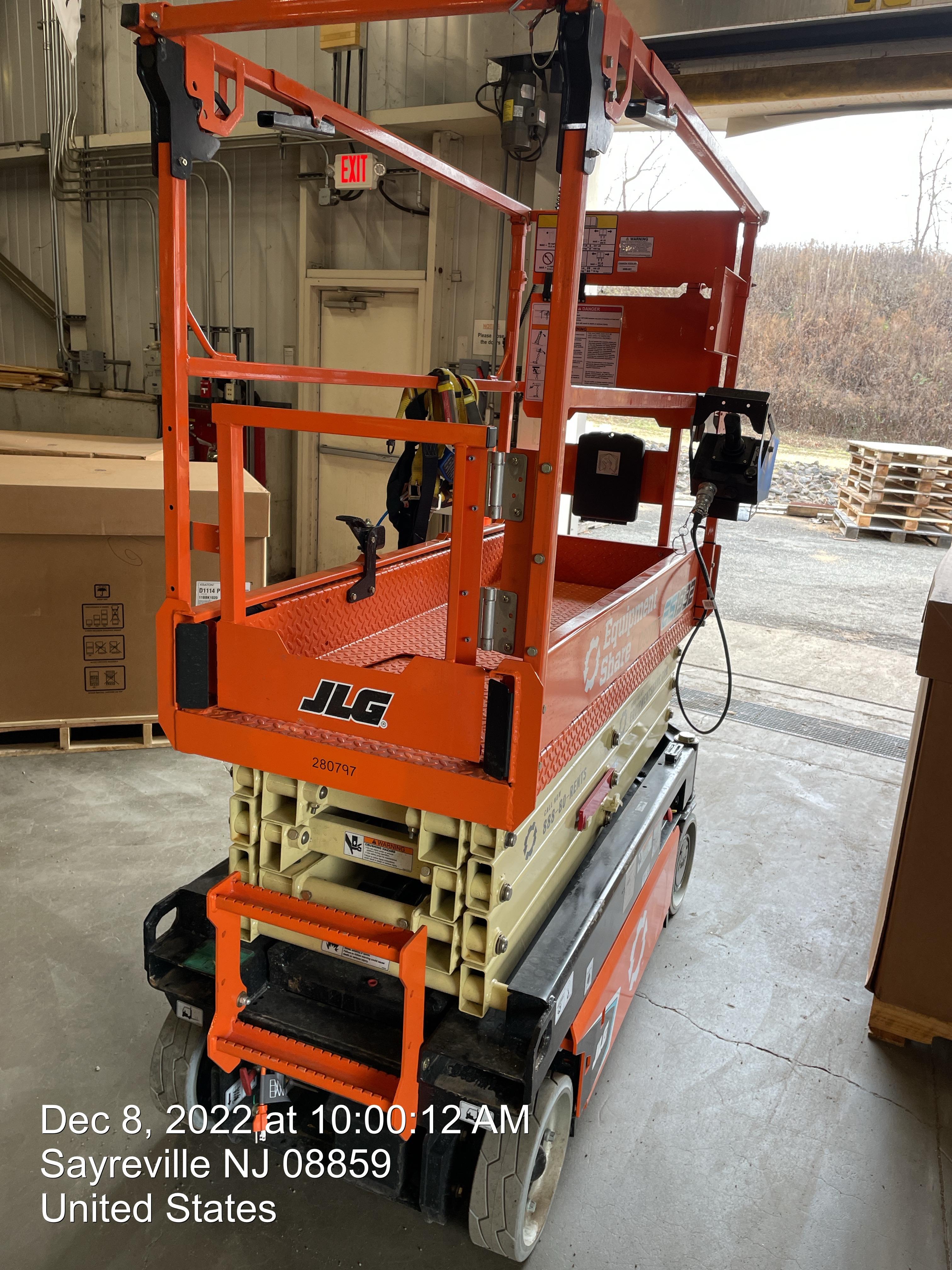 2022 JLG ES1932